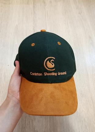 Кепка  coniston shooting ground зелена з коричневим замшевим козирком
