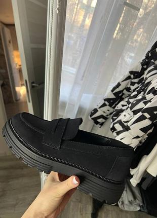 Черные лоферы