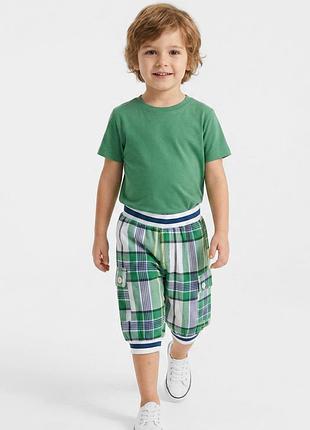 Бриджи детские для мальчика зеленого цвета с принтом 215865k