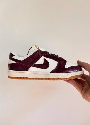 Женские кроссовки nike dunk low burgundy croc (37-41)