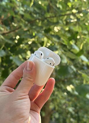 Навушники airpods 2 (правий не працює)