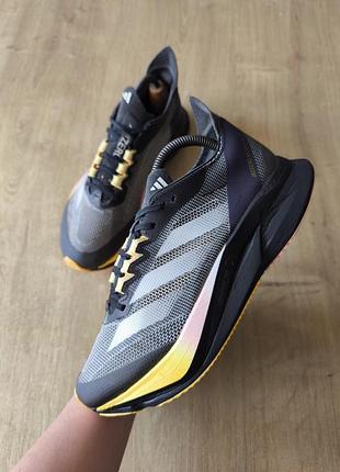 Крутые женские беговые кроссовки  adidas, оригинал, модель 2024 года, р.39,5.