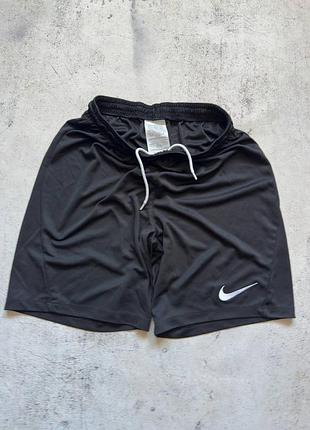 Спортивные шорты nike оригинал размер s