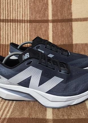 Мужские кроссовки new balance fuelcell rebel v4
