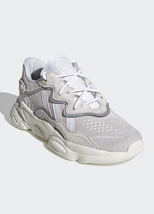 Світло-сірі дитячі кросівки adidas ozweego з натуральної замші розмір 32