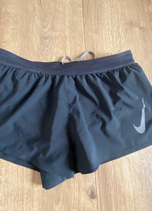 Оригінальні бігові шорти nike aeroswift