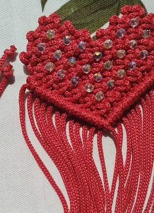 Брошь ручной работы "сердце" макраме.