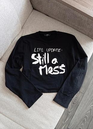 Укорочений лонгслів  кроп топ світшот banned alternative «life update: still a mess»🖤🕷️