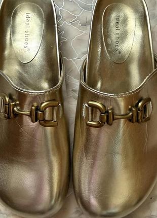 Золотисті жіночі  шльопанці ideal shoes