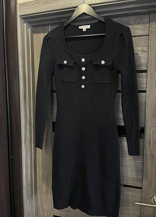 Черное короткое платье