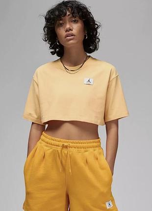 Укорочена футболка nike jordan cropped tee dz3211-251 жовта футболка jordan кроп топ укороченная футболка