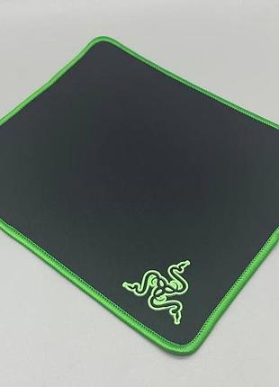 Премиум коврик для мыши razer с ярко-зеленой окантовкой для игрового комфорта