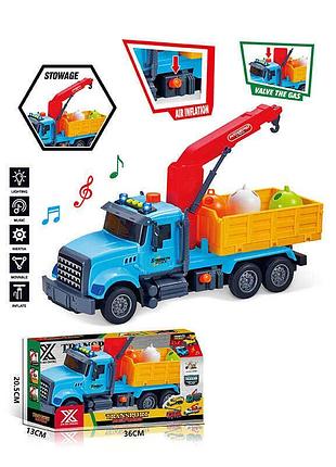 Игрушечный грузовик с краном спецтехника 688-4 c длиной 32 см с подсветкой и звуковыми эффектами