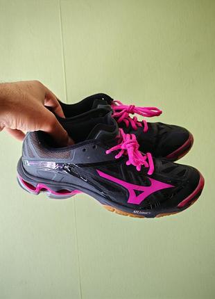 Кросівки спортивні mizuno wave lighting z2