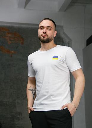 Футболка мужская с флагом на груди intruder белая всегда в наличии ✅