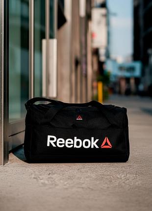 Сумка с большим лого reebok черная