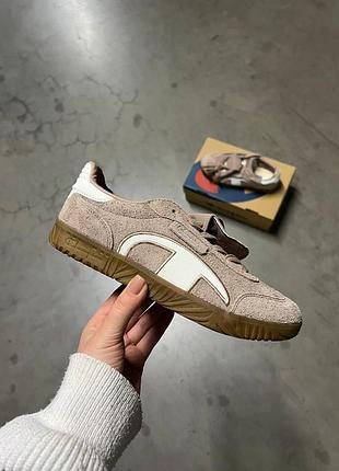 Champion shoes brown