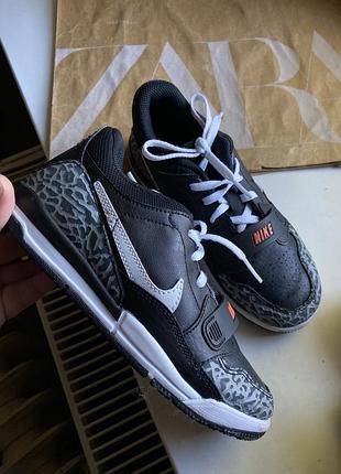 Кроссовки nike jordan 33,5 размер