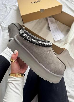 Tasman platform grey