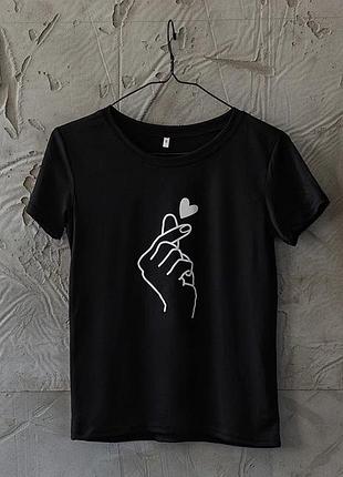 Женская футболка heart black