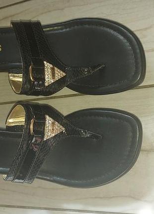 Вьетнамки  guess