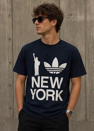 Фірмова футболка adidas з принтом, розмір м