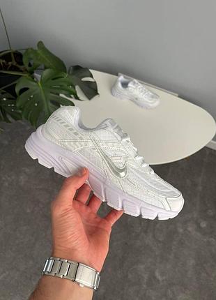 Белые кроссовки унисекс nike initiator white silver х найк 42