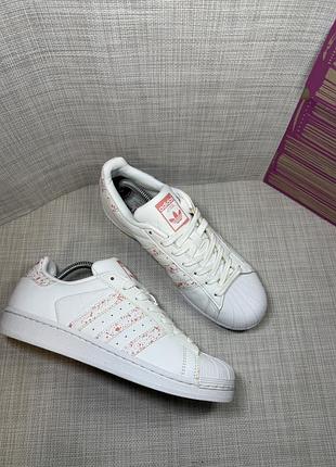 Оригінальні кросівки шкіряні adidas superstar