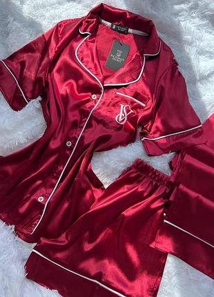 Піжама жіноча червона шовкова victoria's secret satin — сатиновий комплект-трійка: сорочка, шорти та штани