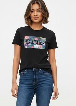 Футболка женская levi's xs черная с цветочным логотипом принт хлопок