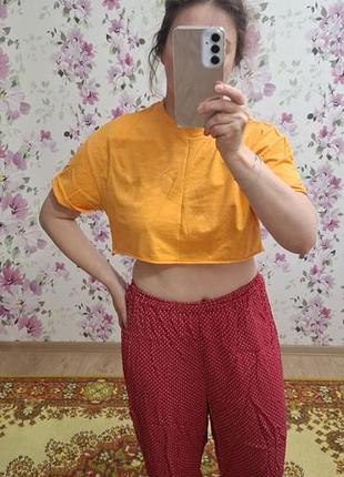 Продам яскравий помаранчевий кроп-топ bershka у чудовому стані!