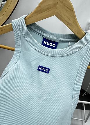 Топ hugo блакитний