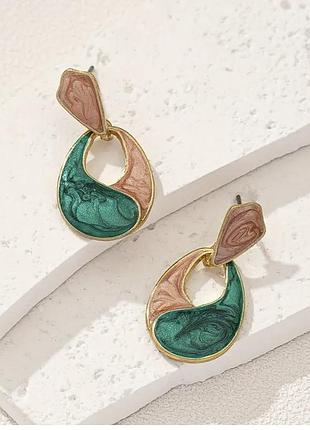 Серьги асимметричные