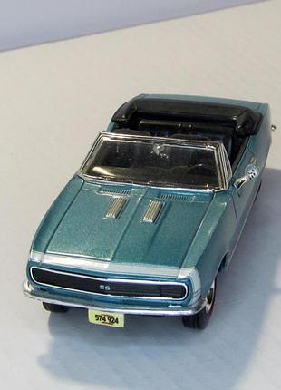 Chevrolet camaro 1967, ertl usa. масштаб 1:43. шевроле камаро 1967