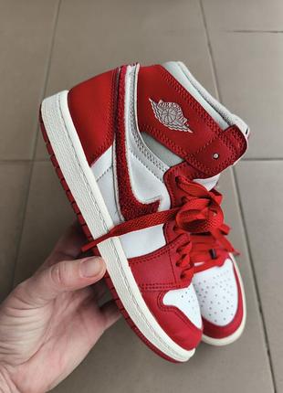 Кожаные кроссовки nike jordan