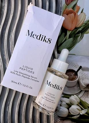 Оригінал антивікова пептидна сироватка для обличчя liquid peptides™ medik8 30 мл