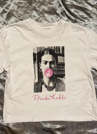 Біла футболка frida топ