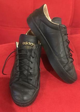 Кроссовки adidas кожаные
