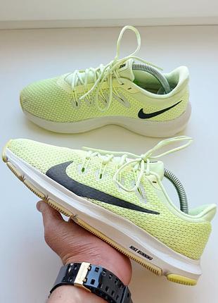 Женские кроссовки nike quest 2