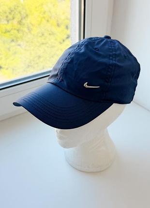 Синяя кепка nike metal logo