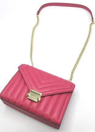 Жіноча стьобана сумка michael kors whitney medium shoulder bag у яскраво-рожевому кольорі (electric pink).