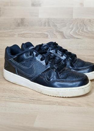 Чорні кросівки nike son of force оригінал