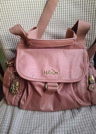 Сумка kipling fairfax у лімітованому  оформленні.