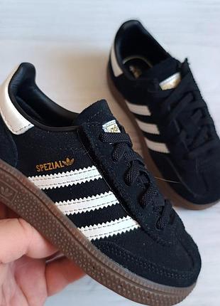 Оригинальные кожаные adidas special р26 длина стельки по факту 16.5см. в состоянии новых