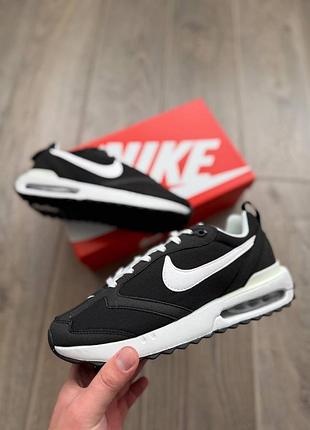 Стильні кросівки nike air max dawn black white