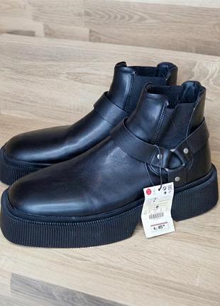 Ефектні чорні черевики челсі bershka на масивній підошві