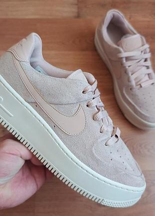 Оригінальні nike air forse замш, натуральна шкіра р40,,5  довжина учтілки по факту 26см
ц1250грн