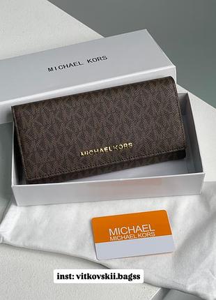 Гаманець jet set travel wallet brown logo🥰