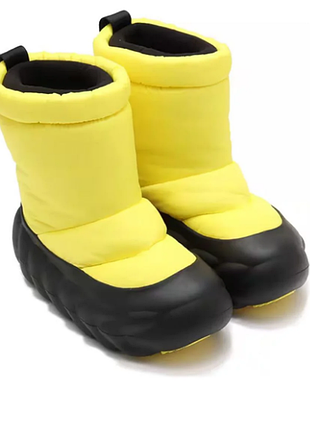 Crocs зимові чоботи 210667 overpuff boot cyber yellow
