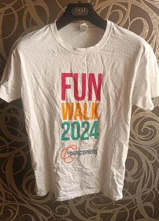 Біла футболка з принтом fun walk 2024 st christopher's hospice.
